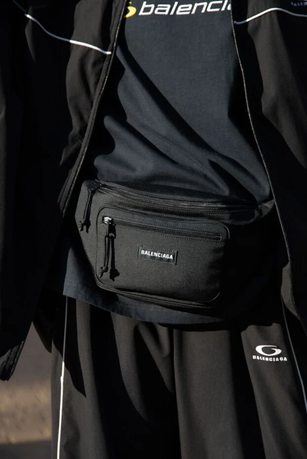 Balenciaga мужская поясная сумка explorer черного цвета 188134 - фото 2