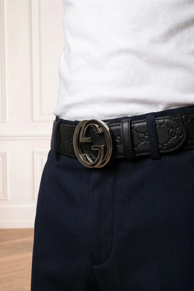 Gucci black leather belt with guccissima embossing and circular mirrored monogram 188166 - photo 2