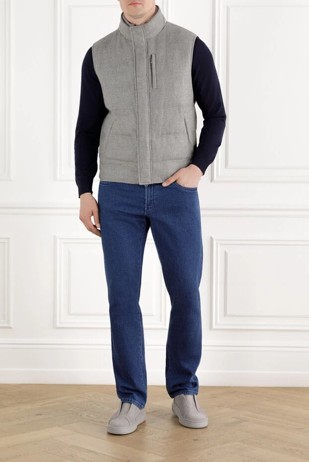 Enrico Mandelli мужской теплый жилет из шерсти и кашемира серого цвета 188251 - фото 2