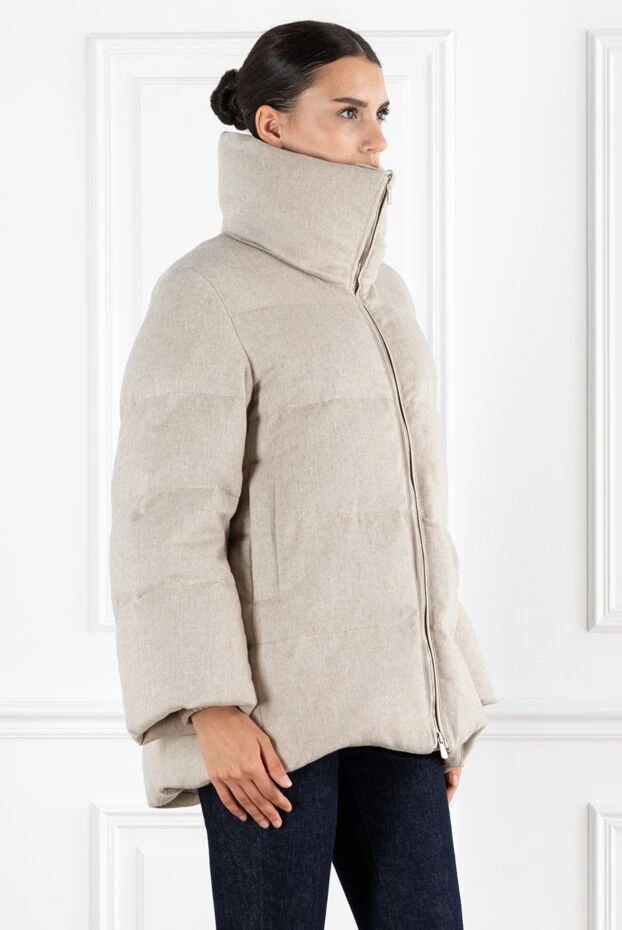 Enrico Mandelli бежевый пуховик из кашемира женский с высоким воротником 188293 - фото 3