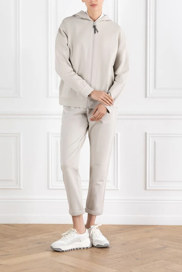 Brunello Cucinelli elegant beige women's walking suit decorated with a monili chain 188386 - photo 2