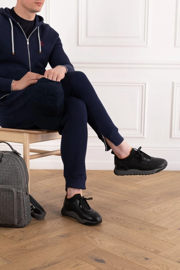 Santoni мужские черные кроссовки из натуральной кожи на белой подошве 189138 - фото 2