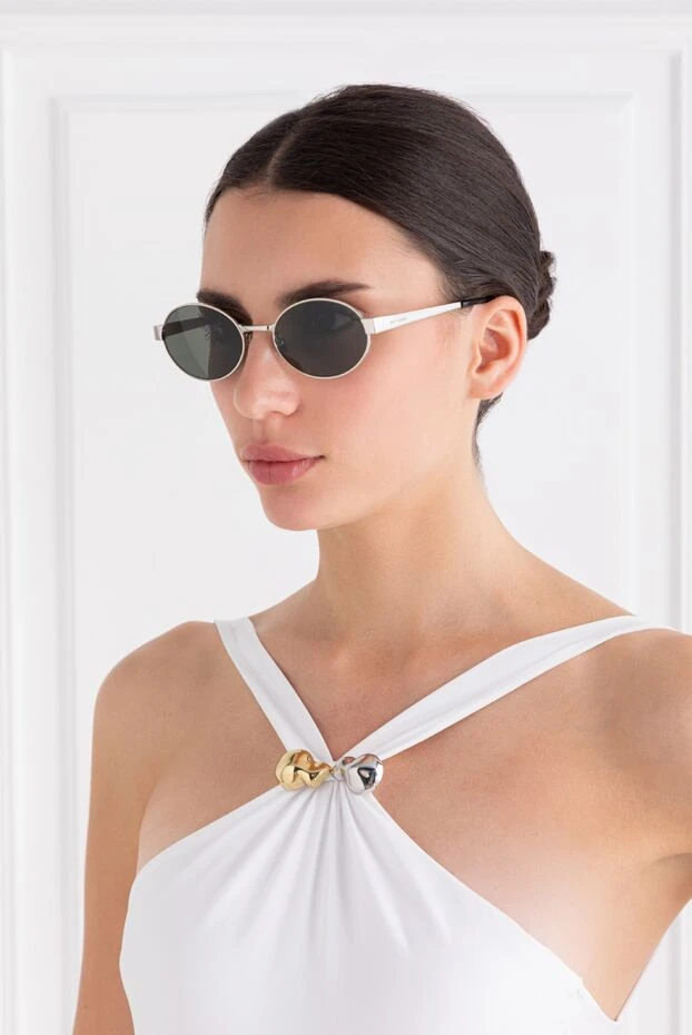 Saint Laurent серые солнцезащитные очки в круглой металлической оправе c нейлоновыми линзами 189262 - фото 2