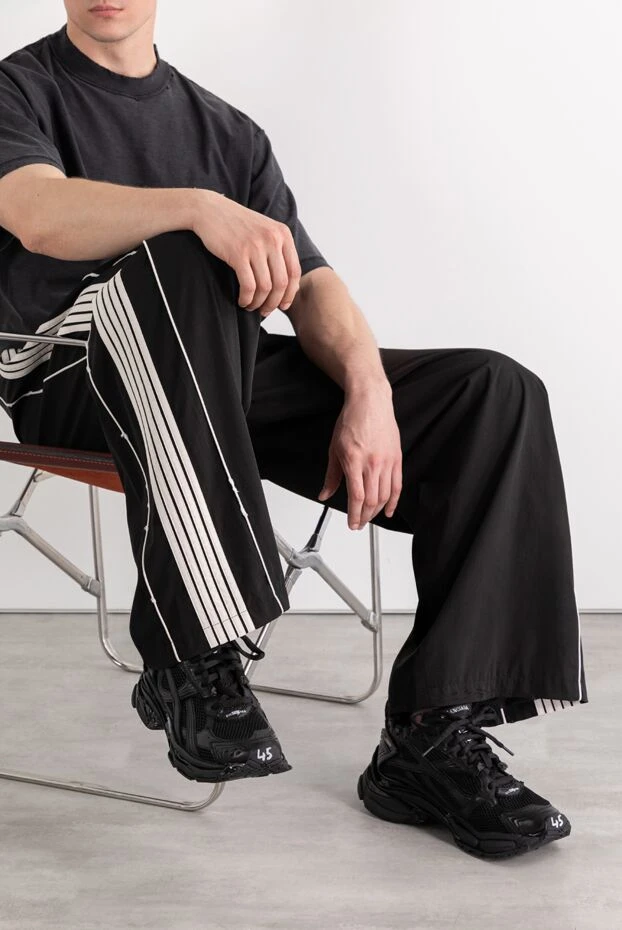 Balenciaga мужские кроссовки runner в черном цвете из сетки и нейлона 189296 - фото 2