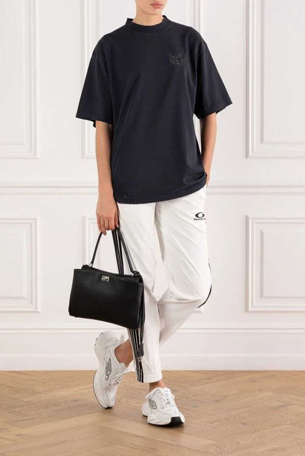 Balenciaga женская серая футболка с эффектом винтаж из хлопка 189312 - фото 2