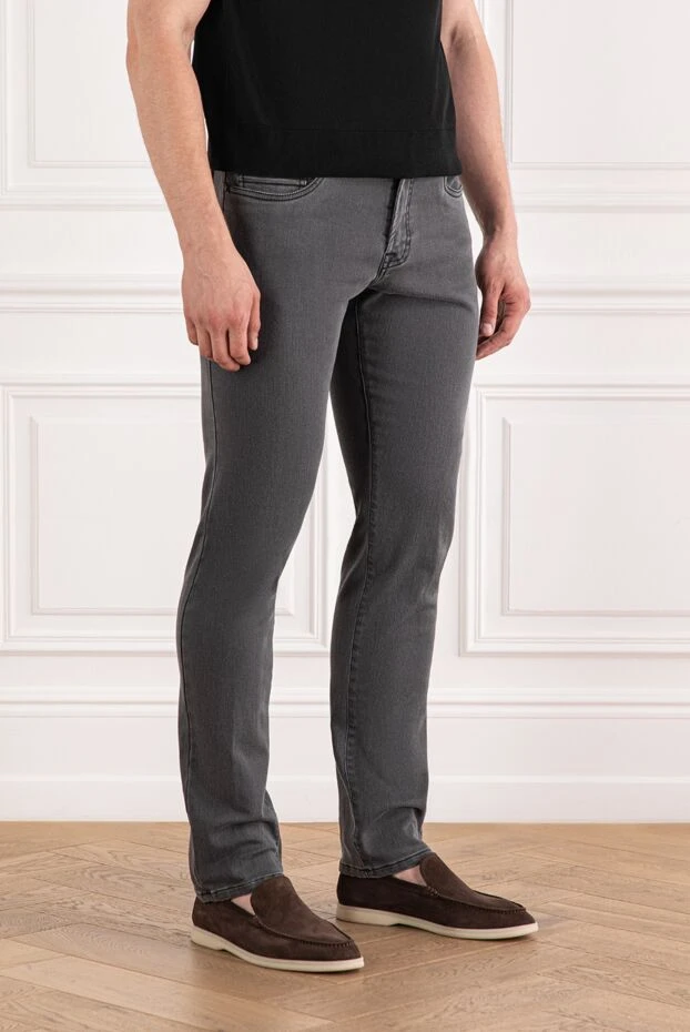 Scissor Scriptor қалтасында қара логотипі бар сұр джинсы және шағын патч
 189747 - фото 3