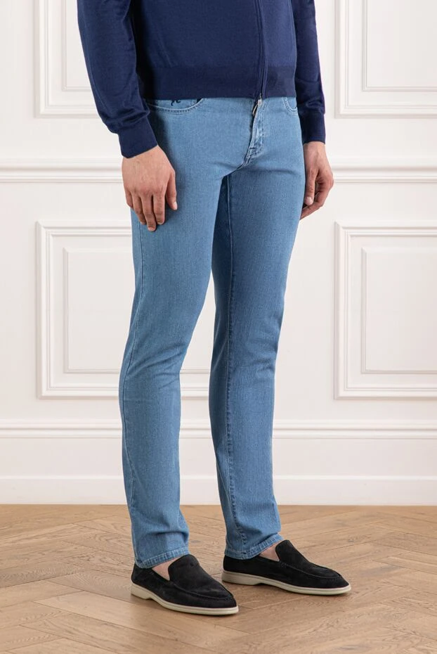 Scissor Scriptor қалтасында кесте және эмблемасы бар ашық көк джинсы
 189775 - фото 3