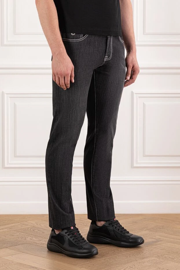 Scissor Scriptor чёрные джинсы с белой двойной строчкой и патчем с фирменным знаком
 189804 - фото 3