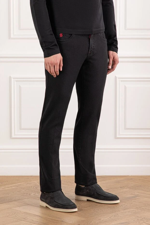 Scissor Scriptor қара түсті ерлер джинсы қызыл жиегі бар және шағын қалтасында кесте тігілген 189808 - фото 3