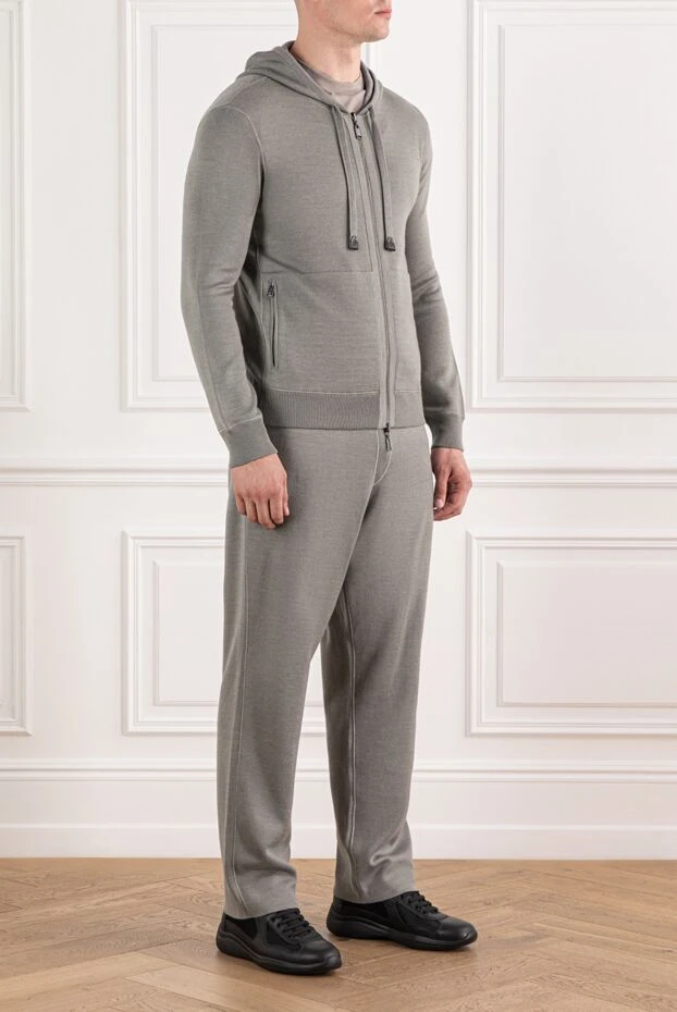 Brioni set with trousers and a hoodie made of thin jersey in a light gray tone
190070 - photo 2
