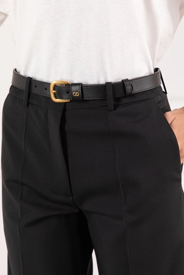 Valentino кожаный черный ремень с классической пряжкой и миниатюрным золотым логотипом
 190152 - фото 2