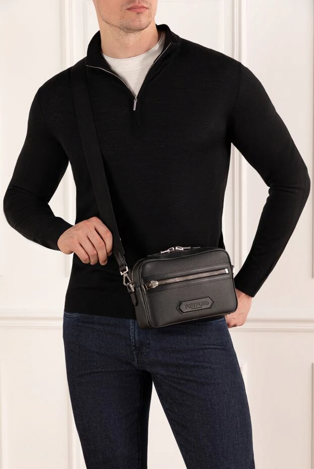Tom Ford small messenger bag made of genuine black leather
 190548 - photo 3