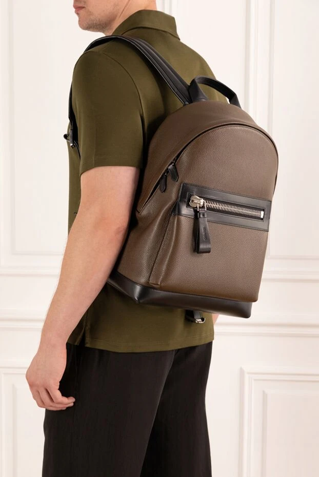 Tom Ford мужской коричневый рюкзак из зернистой кожи на молнии 190550 - фото 3
