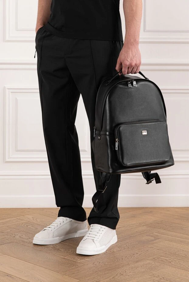 Dolce & Gabbana рюкзак из телячьей кожи с фирменной металлической пластинкой мужской черный
 190671 - фото 3