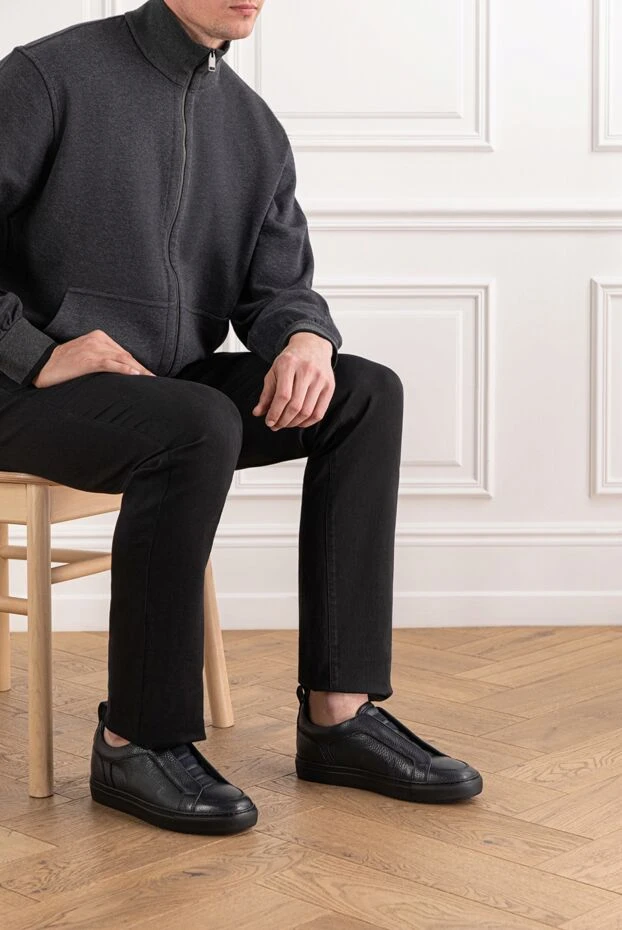 Doucal`s men's leather slip-ons with elastic inserts, black
190876 - photo 2