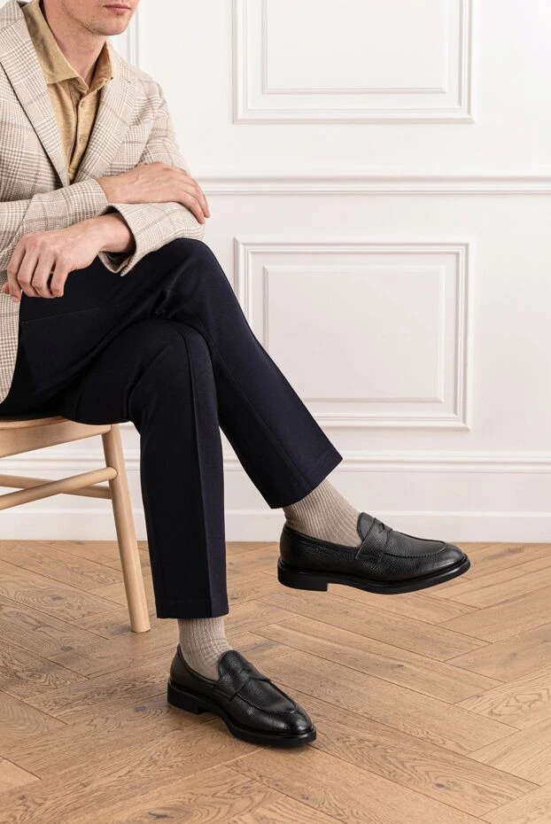 Doucal`s классикалық стильдегі қара текстуралы былғары лоферлер 190884 - фото 2