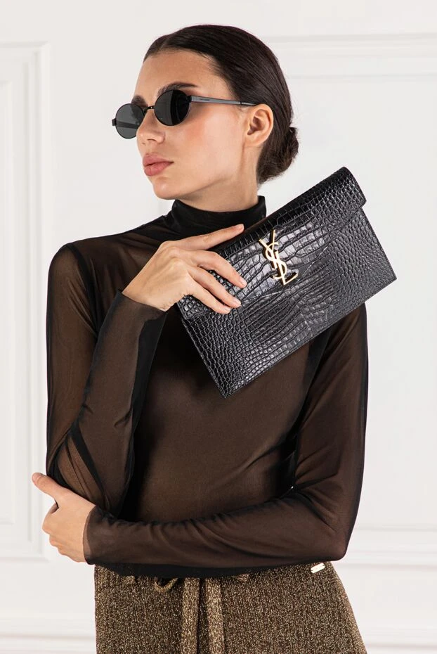 Saint Laurent маленький клатч-конверт uptown из тисненной черной кожи 190916 - фото 2