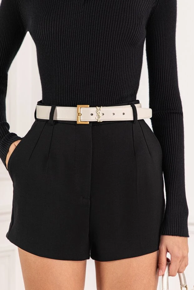 Saint Laurent жылтыр ақ былғарыдан жасалған төртбұрышты ілгегі бар кассандра белбеуі 190925 - фото 2