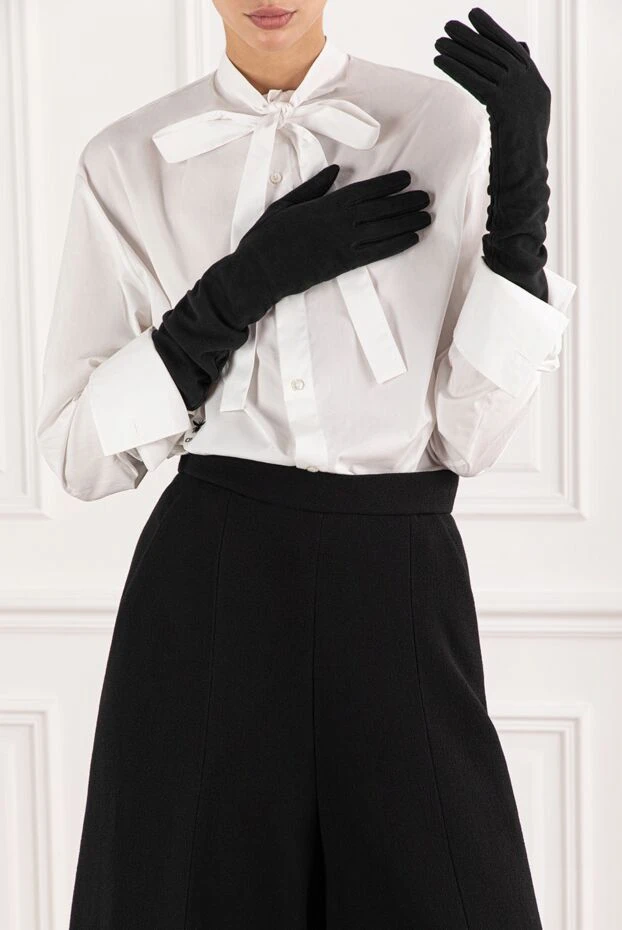 Перчатки длинные чёрные из замши с пуговицами
- фото 2