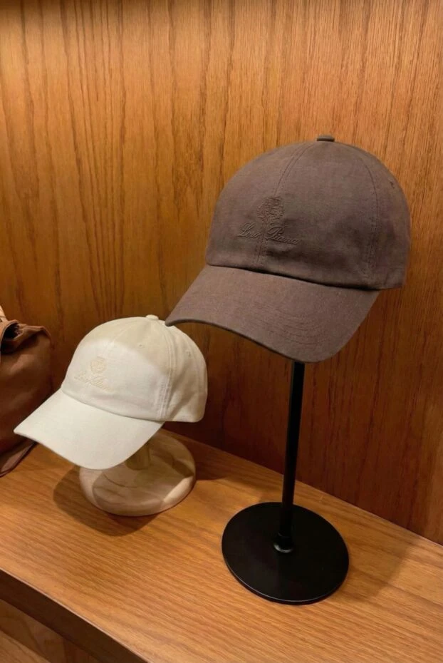 Коричневая льняная бейсболка с вышитым логотипом - фото 2