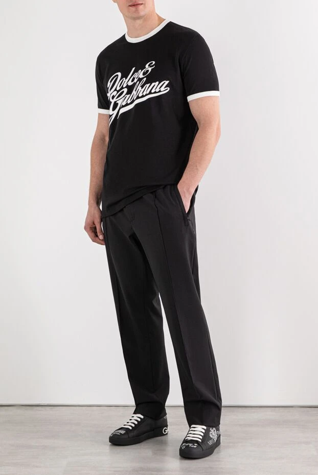 Dolce & Gabbana черная футболка хлопковая с крупным белым принтом 191124 - фото 2