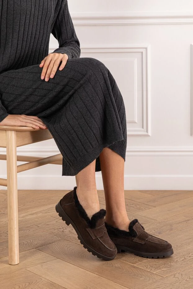 Коричневые лоферы из замши с меховой подкладкой - фото 2