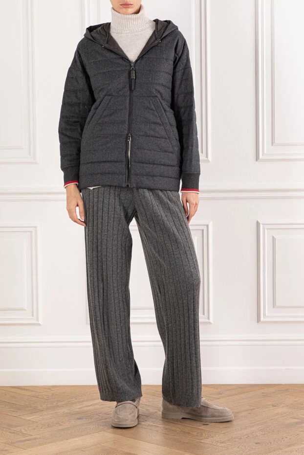 Пуховик из шерсти с контрастными манжетами женская - фото 2