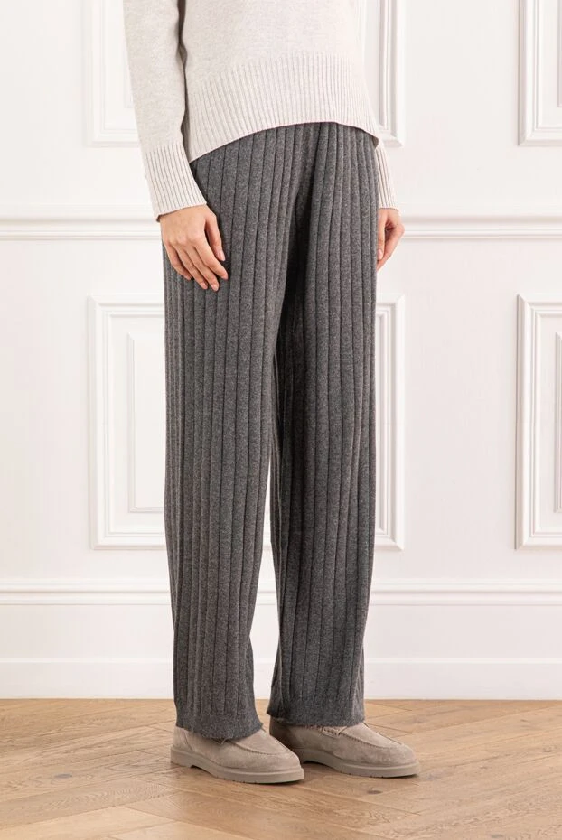 Brunello Cucinelli gray cashmere trousers with a ribbed texture and a soft waistband
 191347 - photo 3