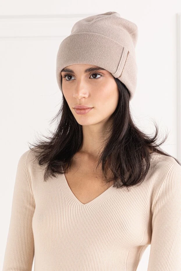 Жұмсақ бежевый түсті кашемирден жасалған қалпақ - фото 2