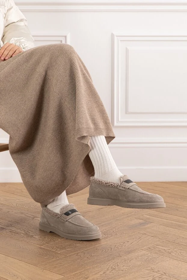 Brunello Cucinelli лоферы из замши с теплым мехом внутри и контрастной вставкой
 191359 - фото 2