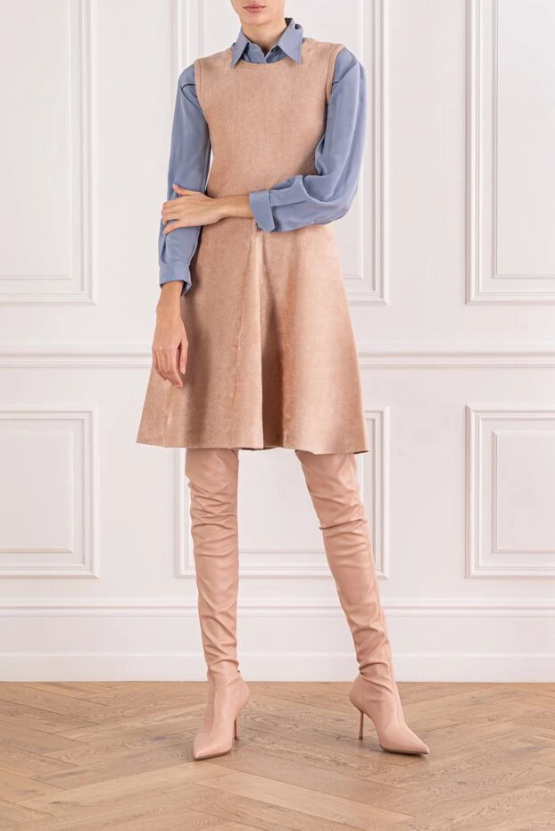 D.Exterior вечернее платье из мягкого бархата бежевое с расклешенной юбкой 191366 - фото 2