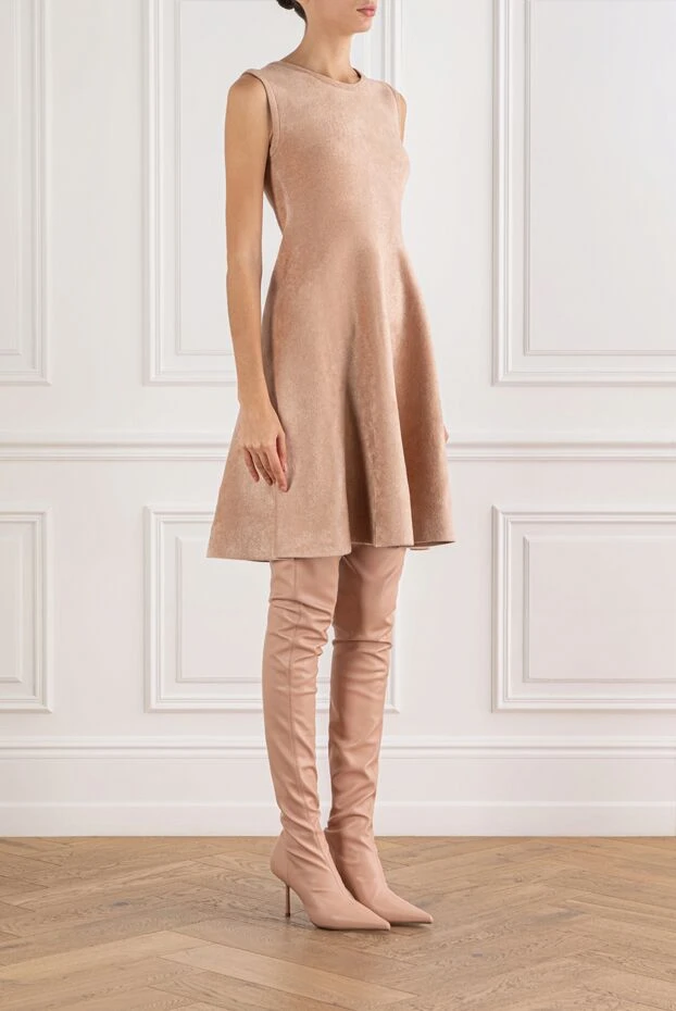 D.Exterior вечернее платье из мягкого бархата бежевое с расклешенной юбкой 191366 - фото 3