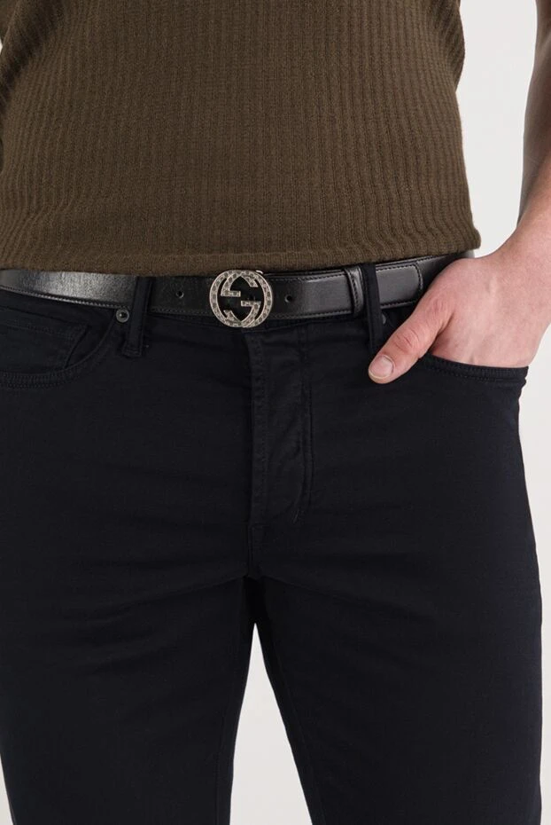 Мужской ремень из натуральной черной кожи с фигурной пряжкой - фото 2