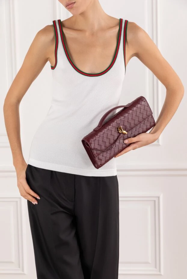Burgundy clutch with top handle made of soft Intrecciato leather - photo 2
