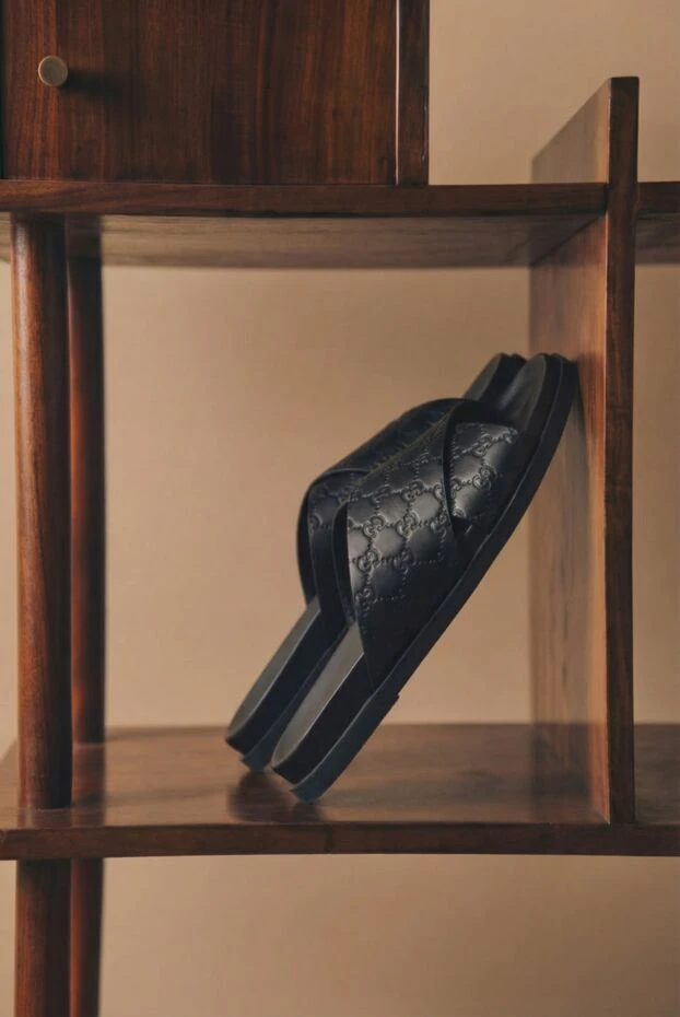 Rhein ерлерге арналған бедерлі өрнегі бар былғары кроссовер сырғанақтары - фото 2