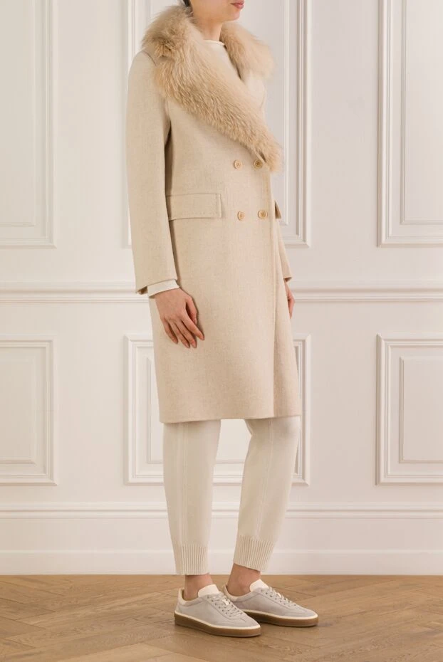 Ermanno Scervino бежевое пальто со съемным воротником из меха 192797 - фото 3