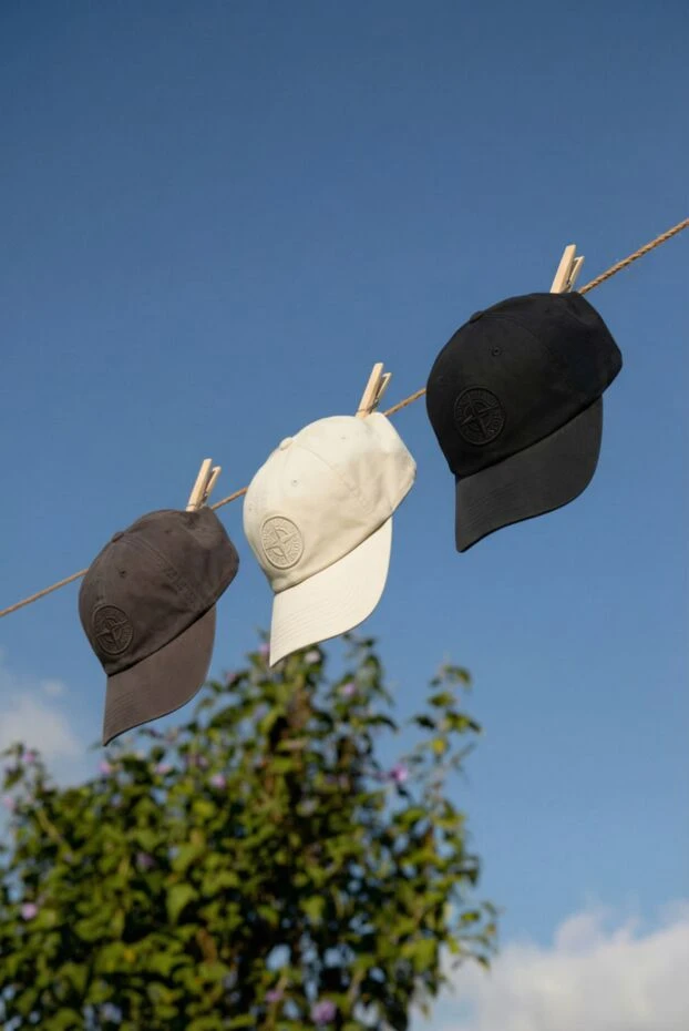 Черная бейсболка из хлопкового репса с рельефной вышивкой компаса - фото 2