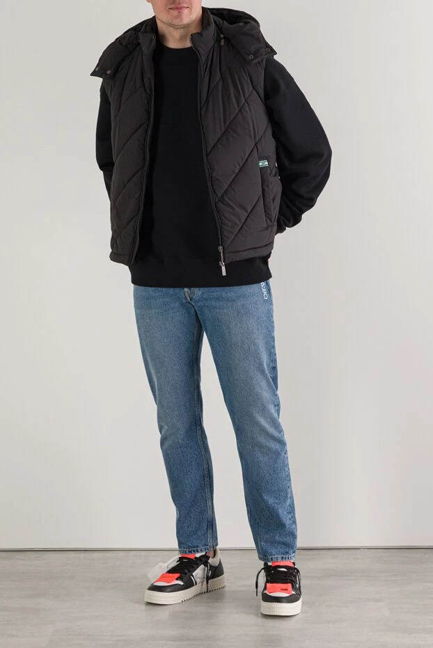 Off-White мужской пуховый жилет arrow diagonal черного цвета 192983 - фото 3