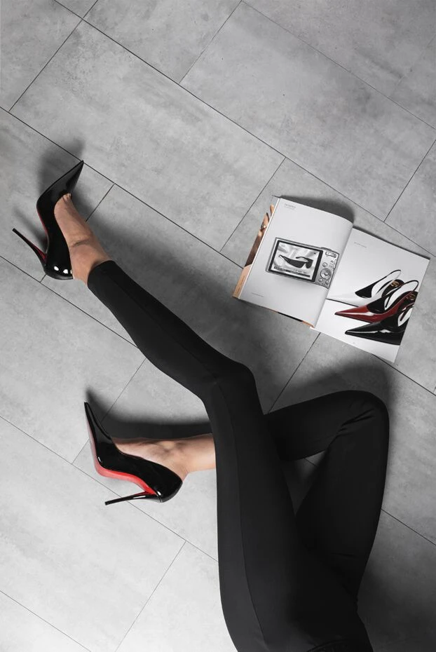 Christian Louboutin classic black patent leather high heel pumps 193008 - photo 2