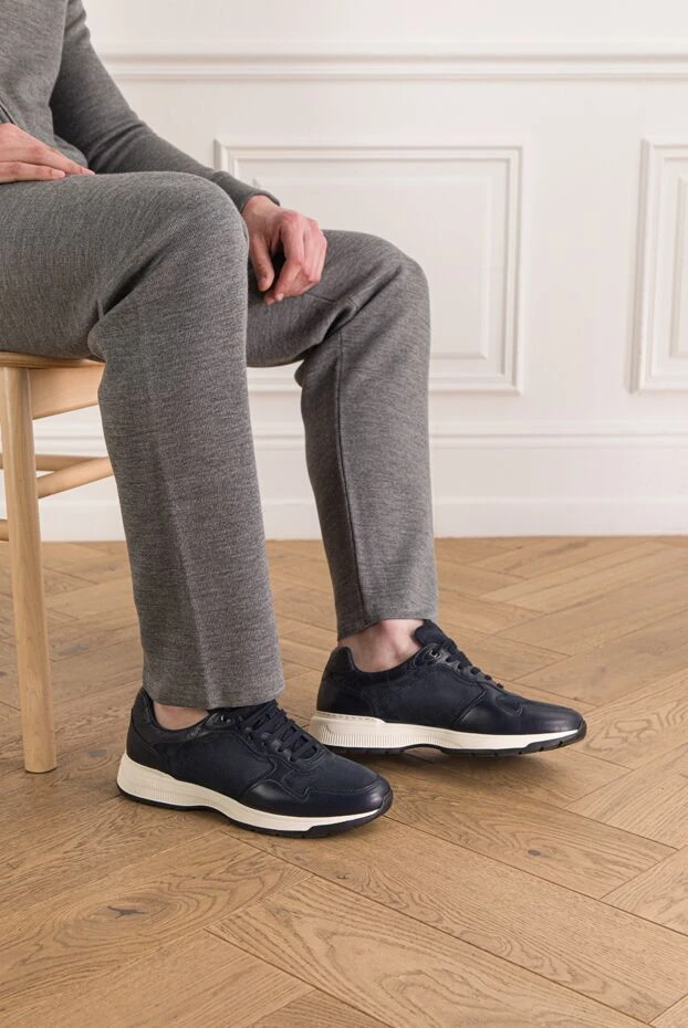 Мужские темно-синие кроссовки из кожи и замши с вставкой из кожи крокодила - фото 2