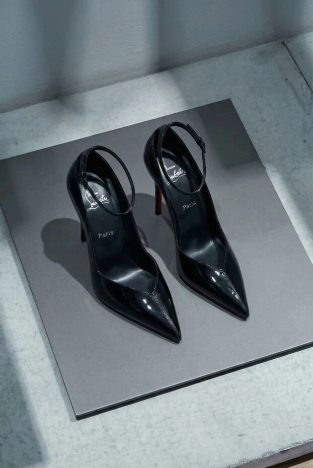 Christian Louboutin черные туфли-лодочки erozee с ремешками из лакированной телячьей кожи 193327 - фото 2