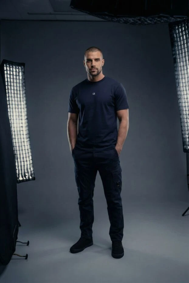 C.P.Company кеудесінде логотипі бар қара мақтадан жасалған футболка 193360 - фото 2