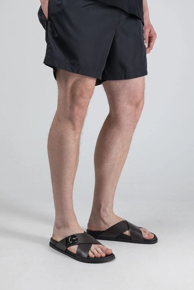 Dolce & Gabbana коричневые кожаные шлепанцы с перекрестными ремешками и логотипом 193388 - фото 3