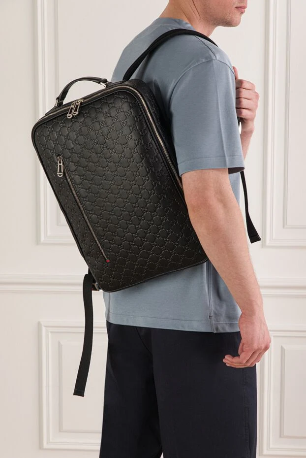 Gucci gg emblem medium backpack in black 193623 - photo 3
