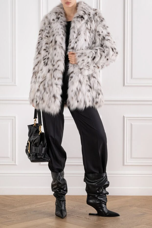 Premium women's fur coat made from rare and valuable Canadian lynx fur - photo 2