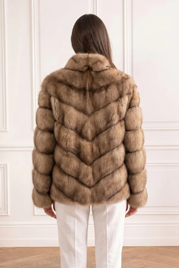 FG Furs укороченная женская шуба из натурального соболя с диагональной раскладкой меха 193693 - фото 2