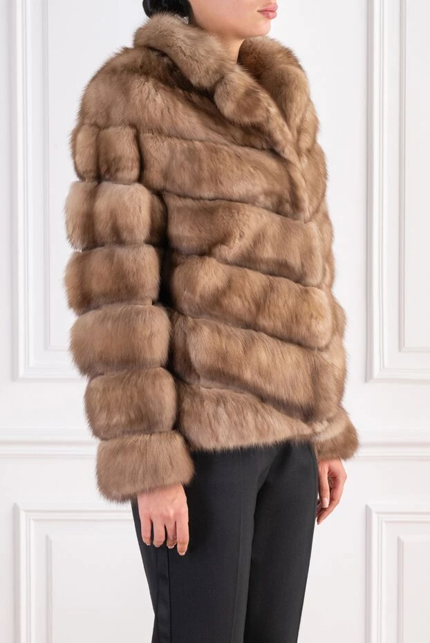 FG Furs a short women's fur coat made of natural sable with a diagonal fur layout 193693 - photo 3
