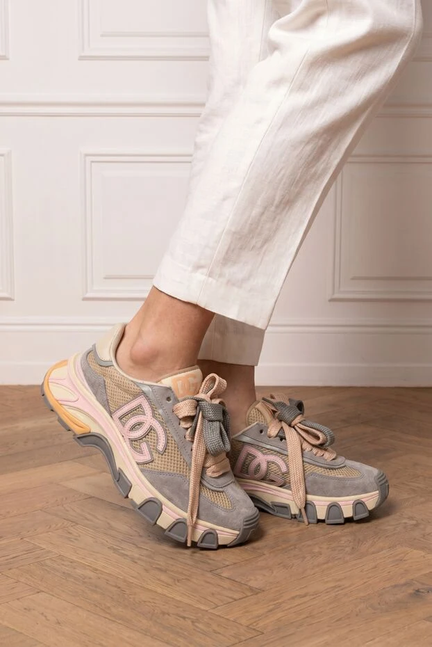 Dolce & Gabbana серые текстильные кроссовки с нашивкой dg country road 193739 - фото 3