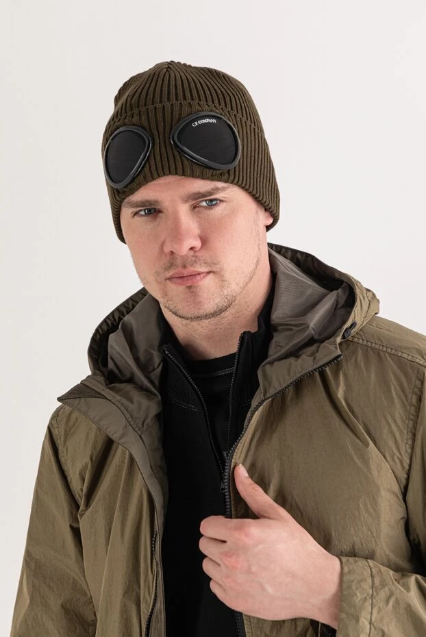 C.P. Company men's green knitted beanie hat with distinctive built-in lenses 193888 - photo 2
