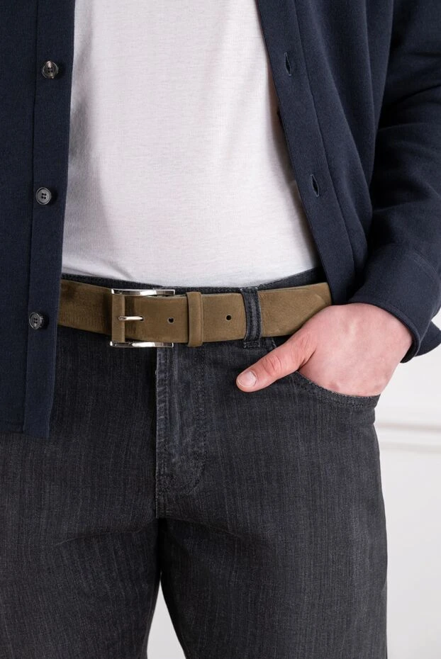 Smooth men's suede belt in khaki color - photo 2